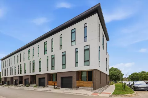 453 W Morphy St, Fort Worth, TX 76104