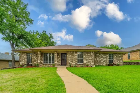 1605 Brighton Dr, Carrollton, TX 75007