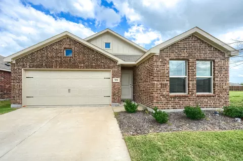 1318 Eldridge Pond St, Forney, TX 75126