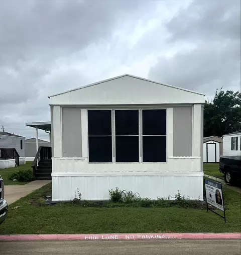 717 Byron Rd, Wilmer, TX 75172