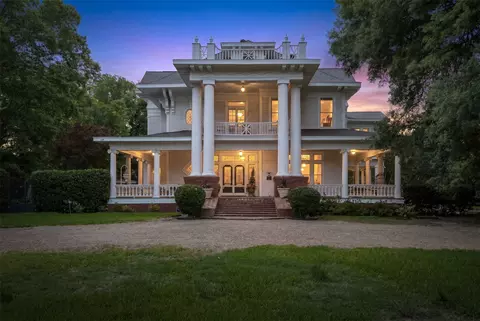 400 W Denton St, Ennis, TX 75119