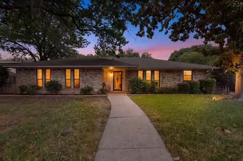 1305 Briarbrook Dr, Desoto, TX 75115