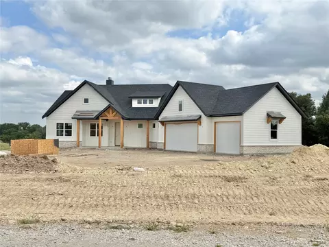 1000 Sabrina Ct, Weatherford, TX 76085
