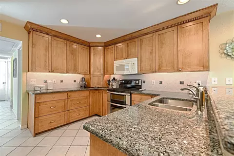 2954 Woodcroft Cir, Carrollton, TX 75006