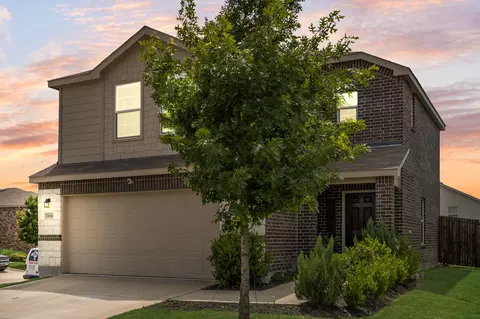 1614 Petrolia Dr, Forney, TX 75126