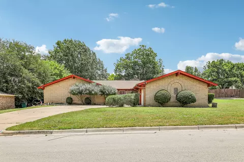 6313 Whitman Ave, Fort Worth, TX 76133