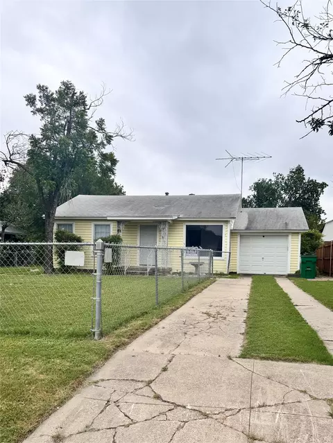 5113 Flagstone Dr, Sansom Park, TX 76114
