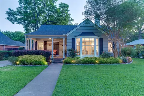 203 N Clay St, Ennis, TX 75119