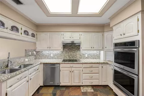 Kitchen - 329 Hideaway Ln E, Hideaway, TX 75771 photo 3 of 4