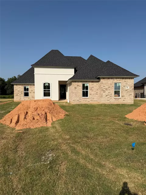 916 Chisolm Trl, Bossier City, LA 71111