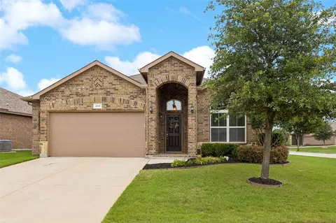 300 Delgany Trl, Haslet, TX 76052