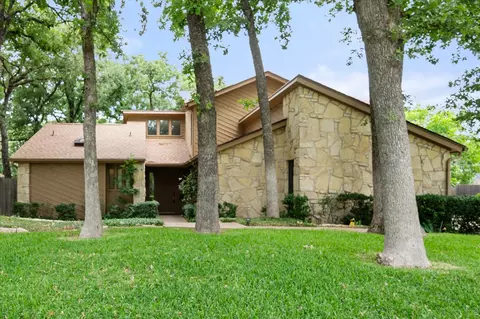 2801 Oak Trail Ct, Arlington, TX 76016
