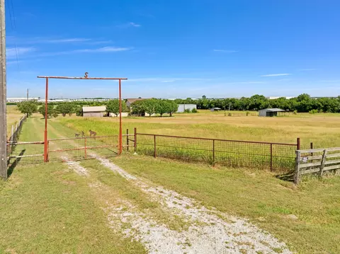 1795 Melton Rd, Sanger, TX 76266