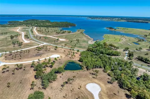 220 Lakeshore Ln, Windom, TX 75492
