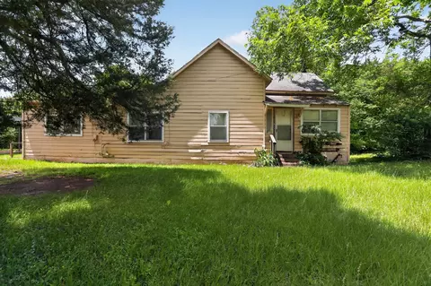 911 W Reagan St, Palestine, TX 75801