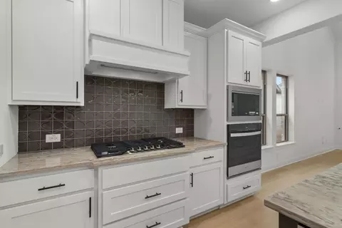 Kitchen - 624 Dublin Dr, Celina, TX 75009 photo 6 of 6