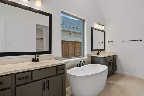 Bath - 624 Dublin Dr, Celina, TX 75009 photo 1 of 1