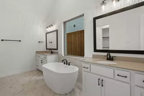 Bath - 525 Limerick Ln, Celina, TX 75009 photo 1 of 1