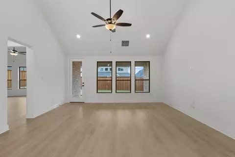 Living - 525 Limerick Ln, Celina, TX 75009 photo 2 of 4