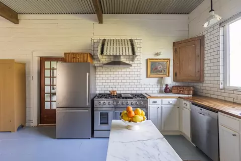 Kitchen - 3183 Harrell Rd, Howe, TX 75459 photo 2 of 5