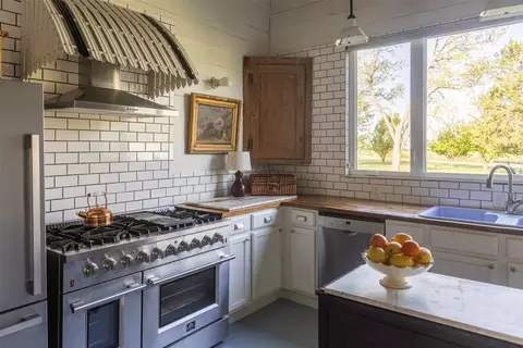 Kitchen - 3183 Harrell Rd, Howe, TX 75459 photo 1 of 5