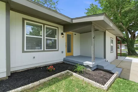 552 Souder Dr, Hurst, TX 76053