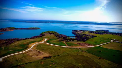 1131 Lakeway Dr, Sanger, TX 76266