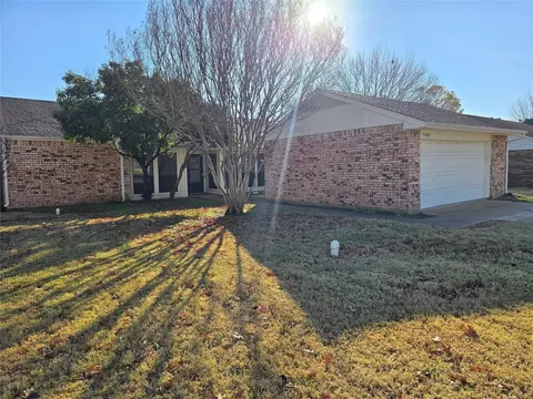 7008 Windhaven Rd, North Richland Hills, TX 76182