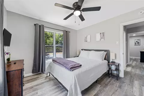 Bedroom - 1900 N 6th St, Waco, TX 76708 photo 4 of 6