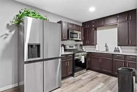 Kitchen - 1900 N 6th St, Waco, TX 76708 photo 1 of 3