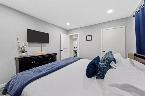 Bedroom - 1900 N 6th St, Waco, TX 76708 photo 6 of 6