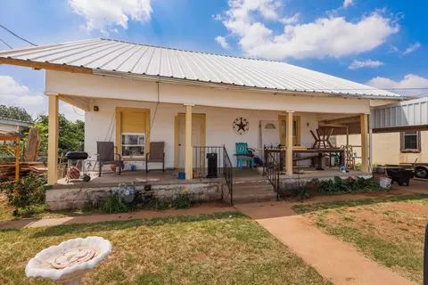 2202 Chester St, Sweetwater, TX 79556