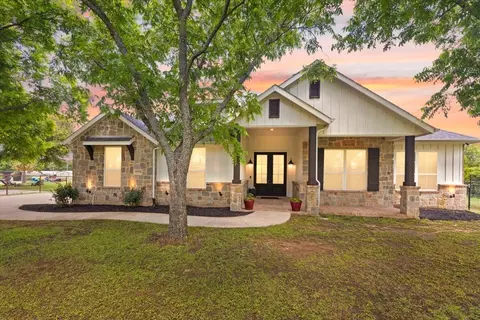 7773 Berry Rd, Burleson, TX 76028