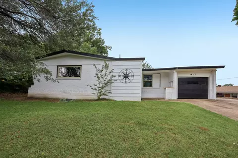917 NW 8th St, Grand Prairie, TX 75050