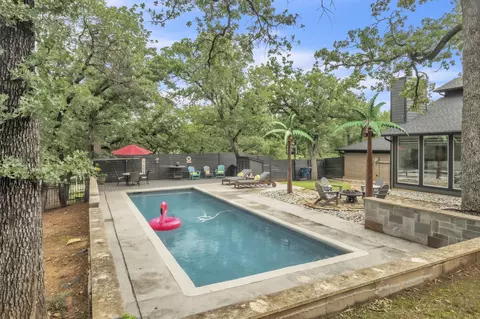 900 E Pioneer Cir, Argyle, TX 76226