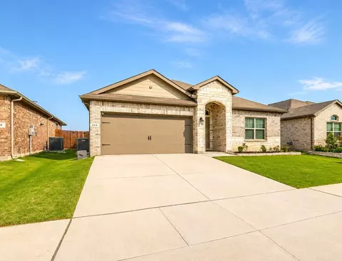 336 Youngblood Ln, Fort Worth, TX 76131