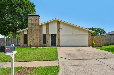 3704 Fort Hunt Dr, Arlington, TX 76016
