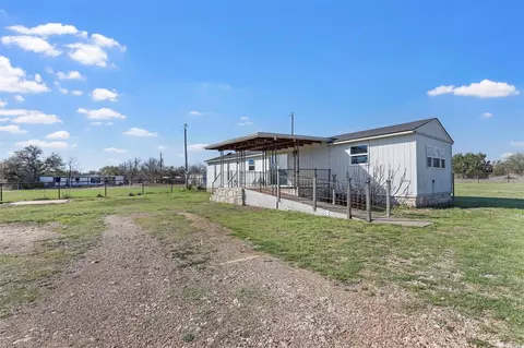 3205 Oak Hill Dr, Granbury, TX 76048