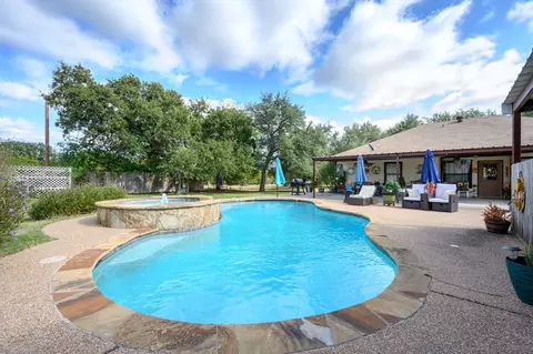 3402 Green Meadows Dr, Glen Rose, TX 76043