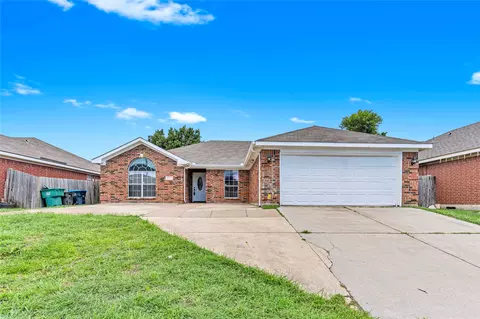 8444 Miami Springs Dr, Fort Worth, TX 76123