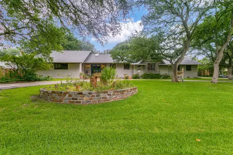233 Lakeland Dr, Highland Village, TX 75077