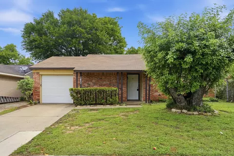 6735 Woodhill Rd, Dallas, TX 75217