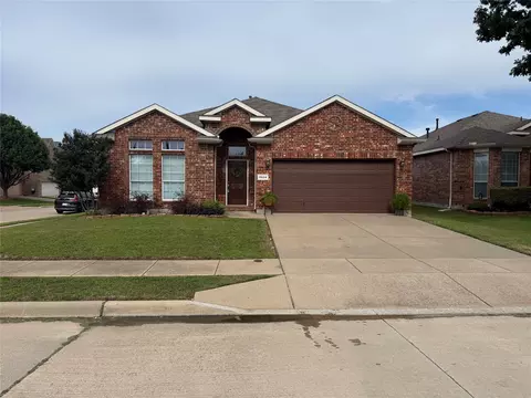 9524 Navarro St, Crowley, TX 76036
