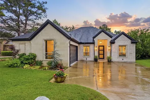 1711 Moreland Dr, Sherman, TX 75090