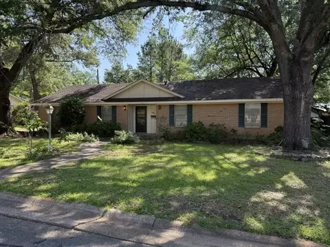 665 32nd St SE, Paris, TX 75460