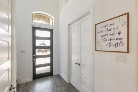 Entry Way - 711 Artesian Dr, Argyle, TX 76226 photo 3 of 8