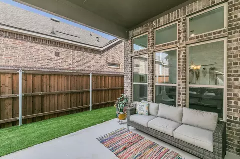Exterior - 711 Artesian Dr, Argyle, TX 76226 photo 4 of 6