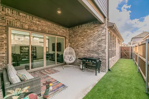 Exterior - 711 Artesian Dr, Argyle, TX 76226 photo 5 of 6