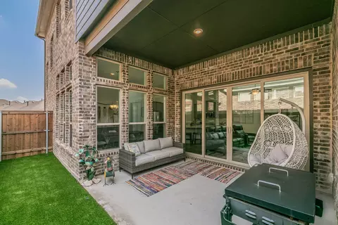 Exterior - 711 Artesian Dr, Argyle, TX 76226 photo 6 of 6