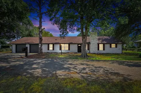 9884 Cherokee Trl, Quinlan, TX 75474